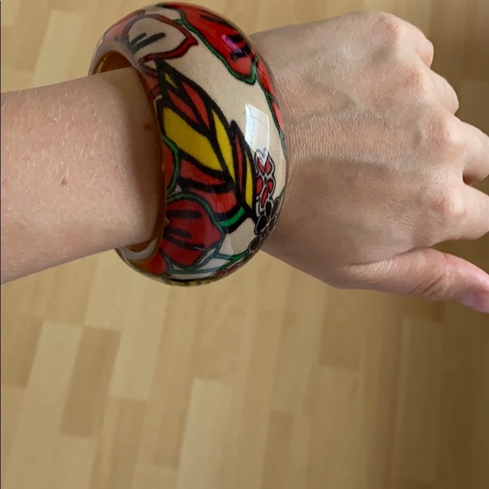 Brand new floral bangle